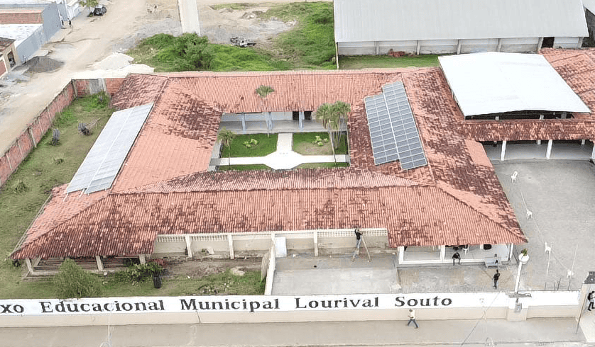 Instalação solar: Escola Lourival Souto